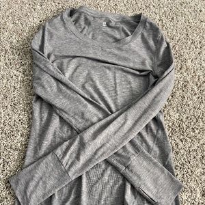 gap athletic long sleeve